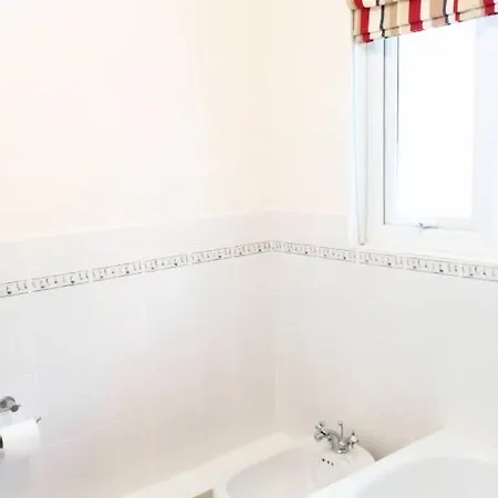 Seawinds Holiday Apartment, Dog-Friendly Rhos-on-Sea Exterior photo